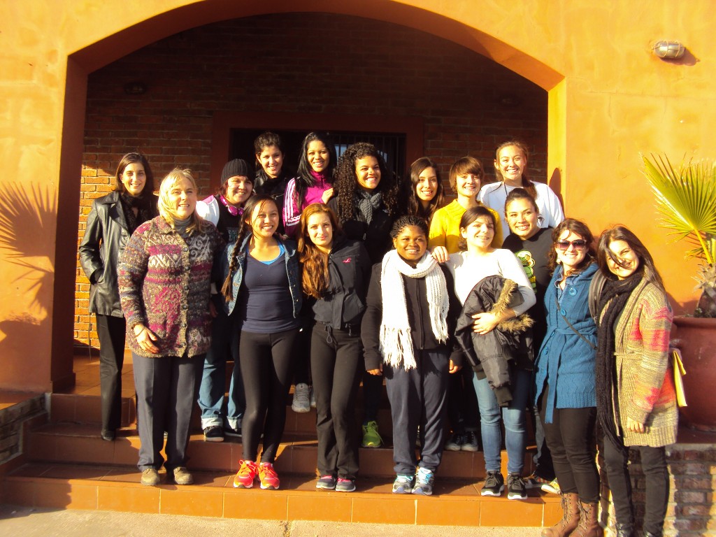 DESEM recorre el CADI y pasa la tarde con Club de Niñas